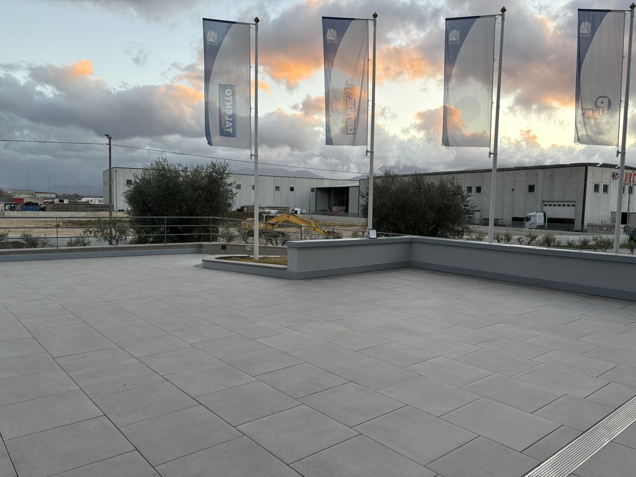 PAVIMENTAZIONE ESTERNA